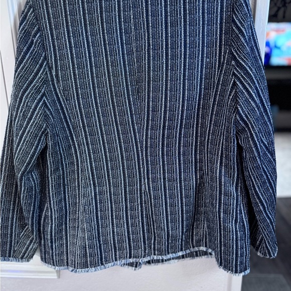 Chico's Navy and Silver Textured Fabric Blazer - Picture 7 of 8